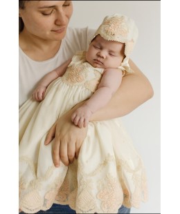 الفستان مخصص للتقديم (مثل تقديم المولود أو المناسبات المميزة)، ماركه ليلوس صناعه اسبانيه لتفاصيل اكثر واتس اب 