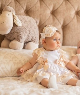 طقم فستان مواليد بنات ماركة Dolce Petit طقم فستان مواليد بنات ماركة Dolce Petit